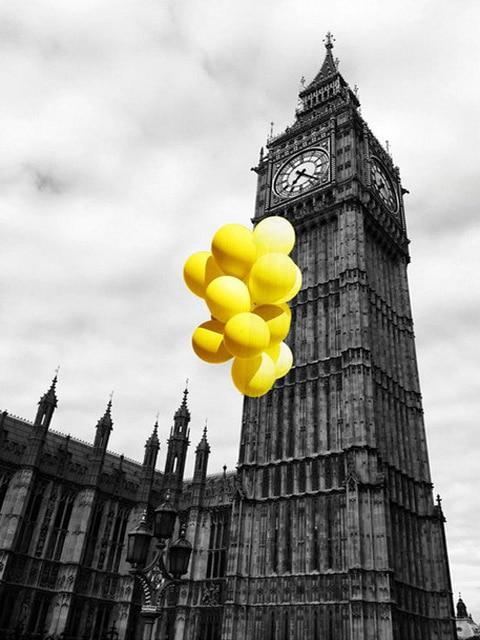 Broderie Diamant Envolée de ballons jaunes à Londres